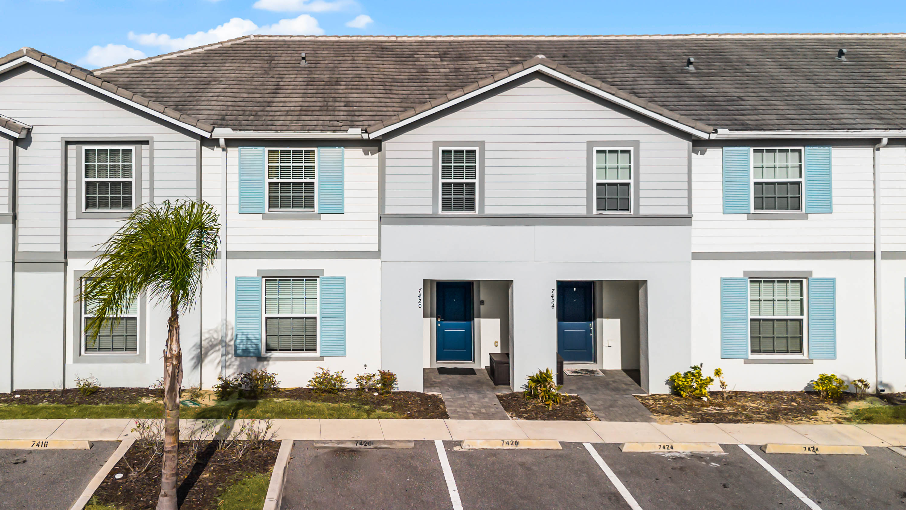 Exterior view of 5-bedroom vacation home in Davenport