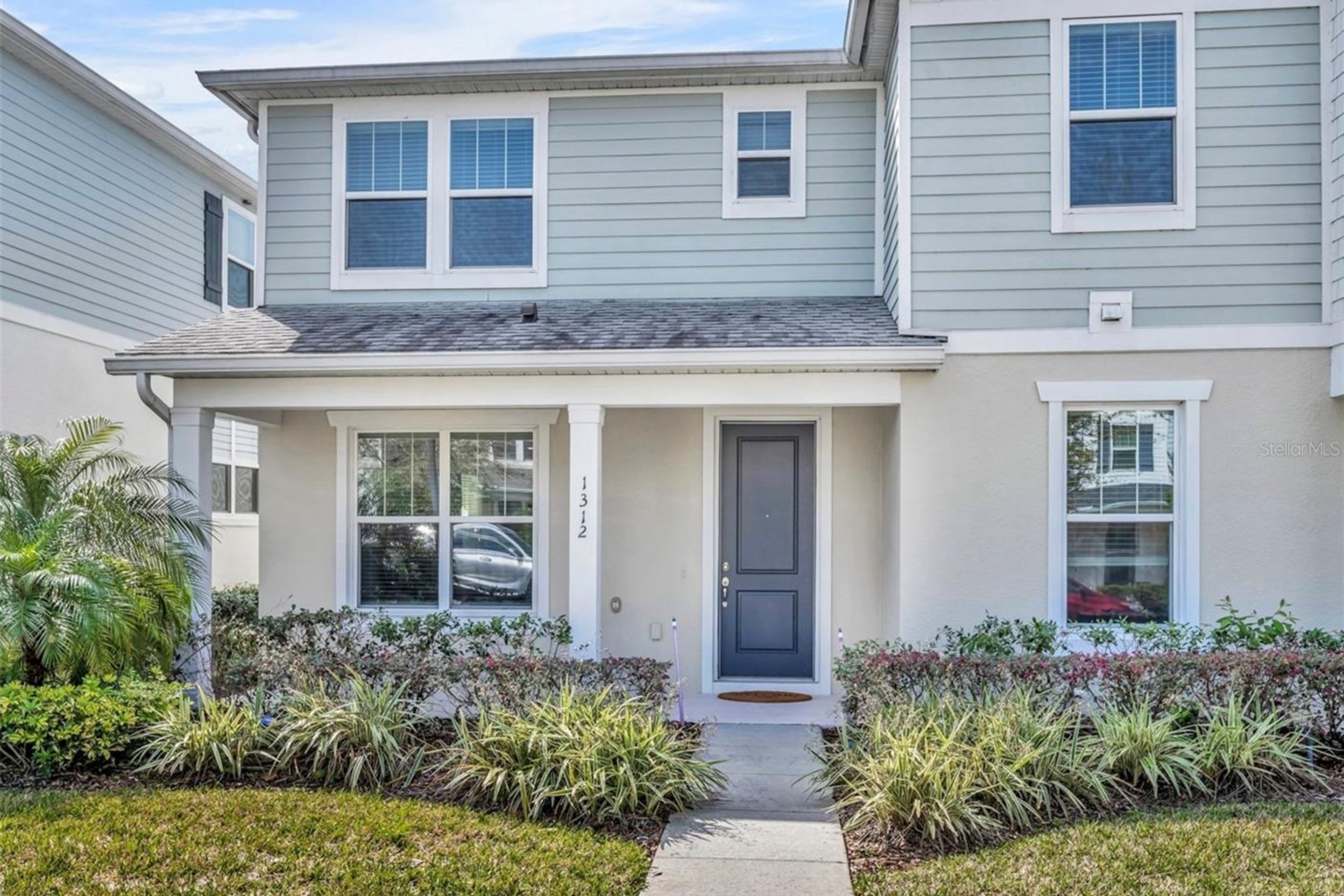 Winter Garden townhome under contract exterior view