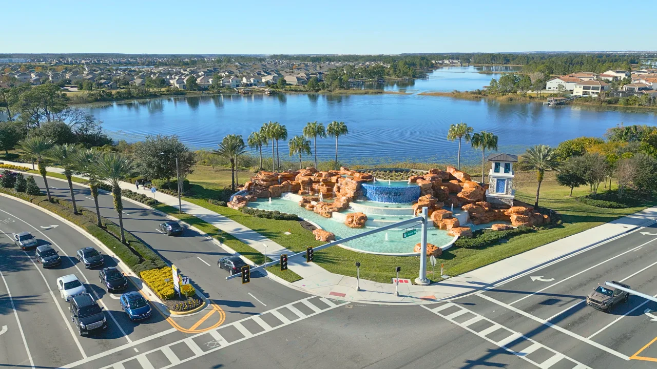 Waterleigh community entrance fountain and lake in Horizon West, Winter Garden FL